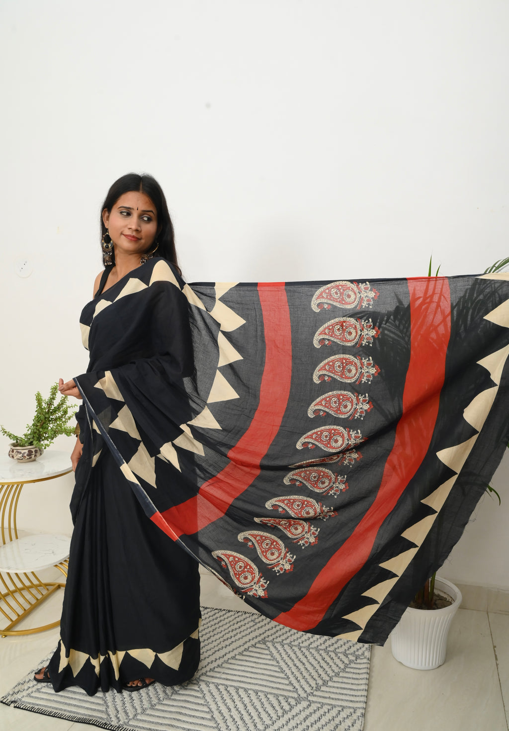 Mulmul Saree - Siyaah Khwaab