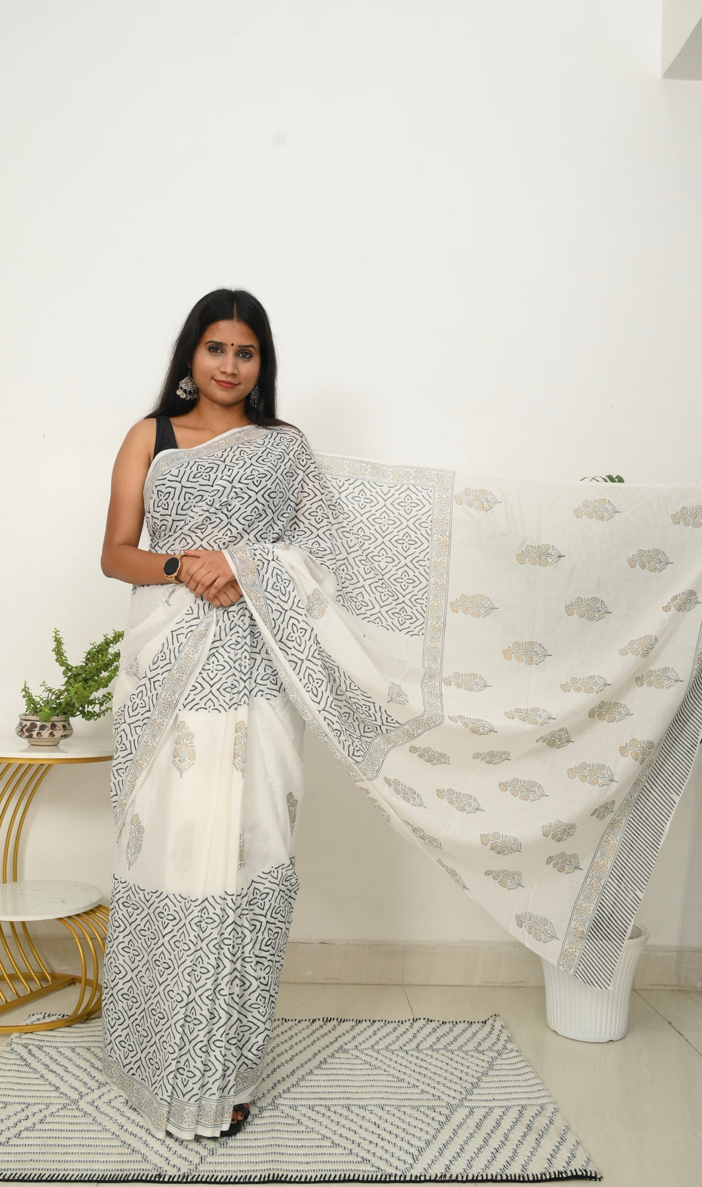 Mulmul Saree - Safed Raag